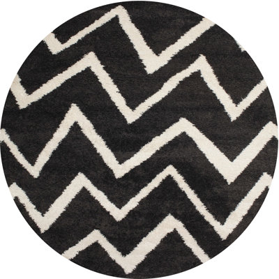 Tapis noir / blanc à chevrons