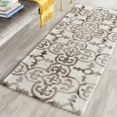 Pimentel Hand Tufted Wool Quatrefoil Rug
