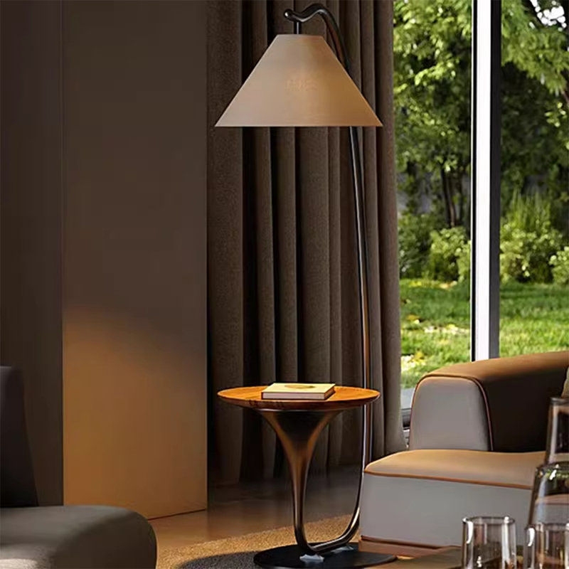 Blanc + brun noisette + tissu noir + bois massif + lampes sur pied sans fer