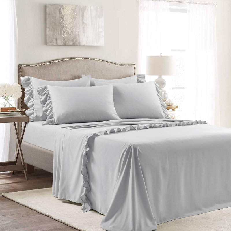 Ensemble de draps en microfibre Reyna Ruffle, Ensemble de draps pour taille de lit très grand a, Gris pale