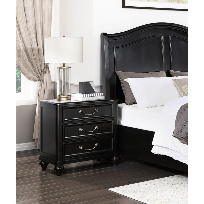 Table de chevet traditionnelle de couleur brun anthracite avec 3 tiroirs spacieux et un style séduisant