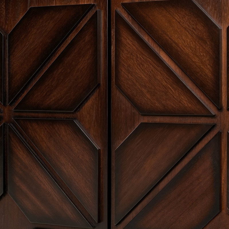 Buffet 62 po en bois massif avec panneau de porte sculpté à la main, brun noyer