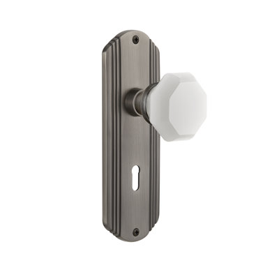 Deco Plate with Decorative Keyhole and Waldorf White Milk Knob