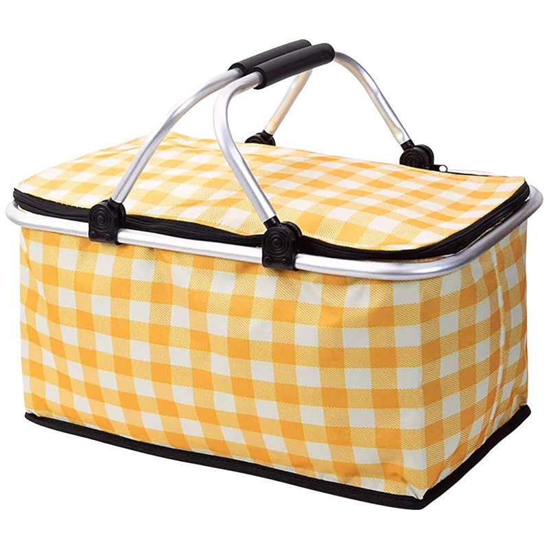 Panier de pique-nique isolé