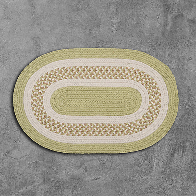 Ovale: 27 po x 46 po - Tapis tressé vert clair Flowers Bay