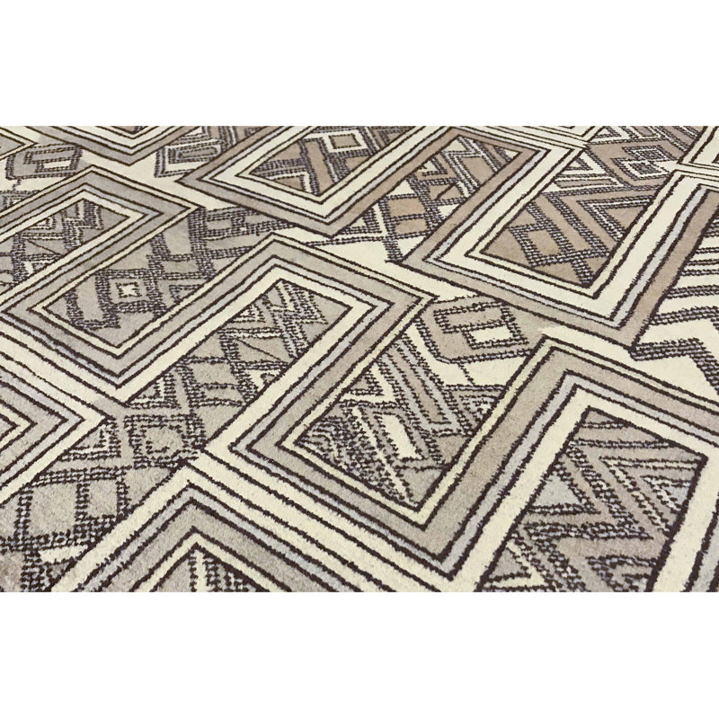 Hand-Knotted High-Quality Gray Area Rug