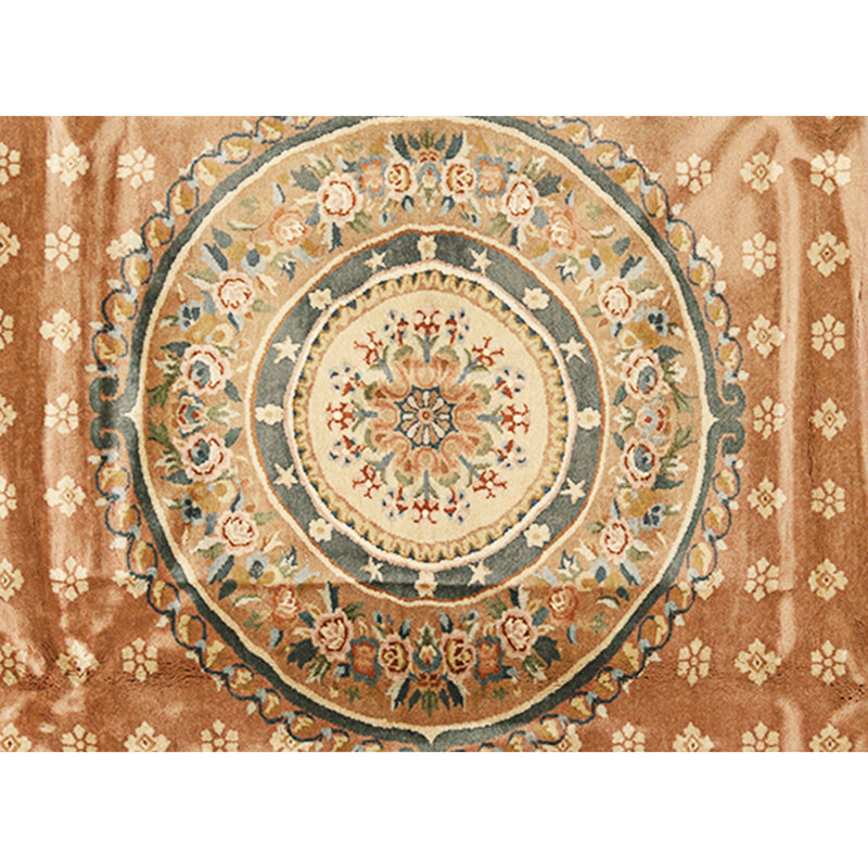 Hand Knotted Wool Area Rug in Rose