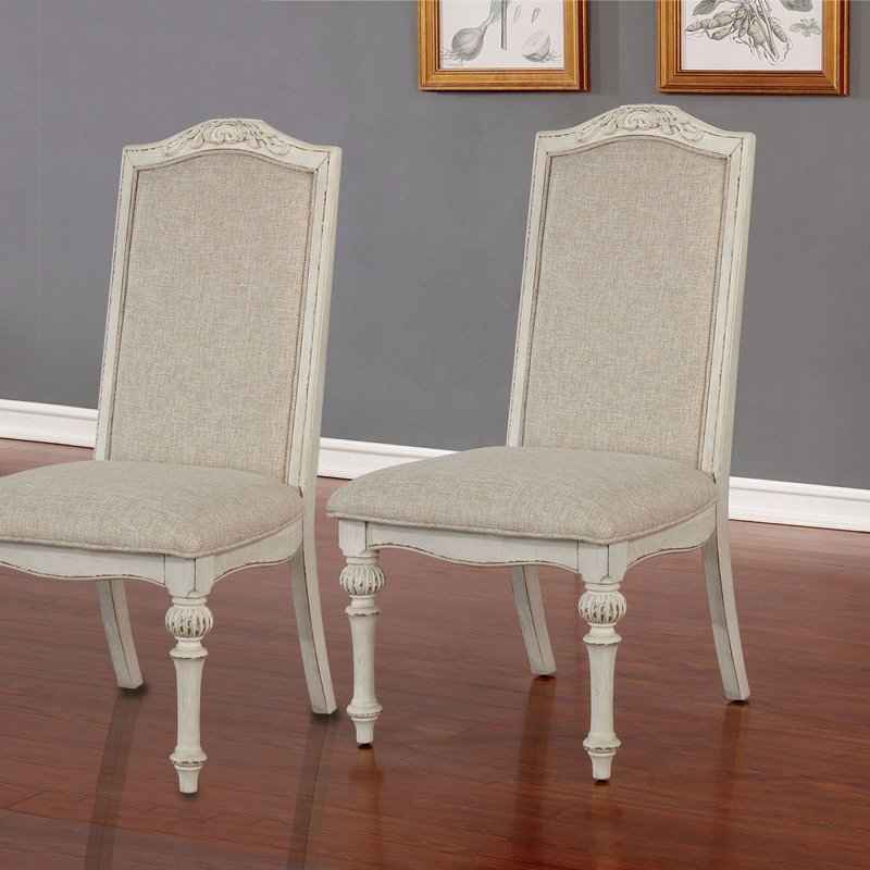 Chaise d'appoint Hemleta en blanc antique