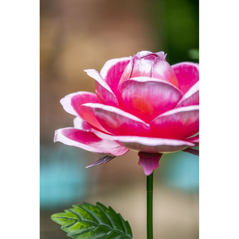 Grand oiseau rose rose en métal