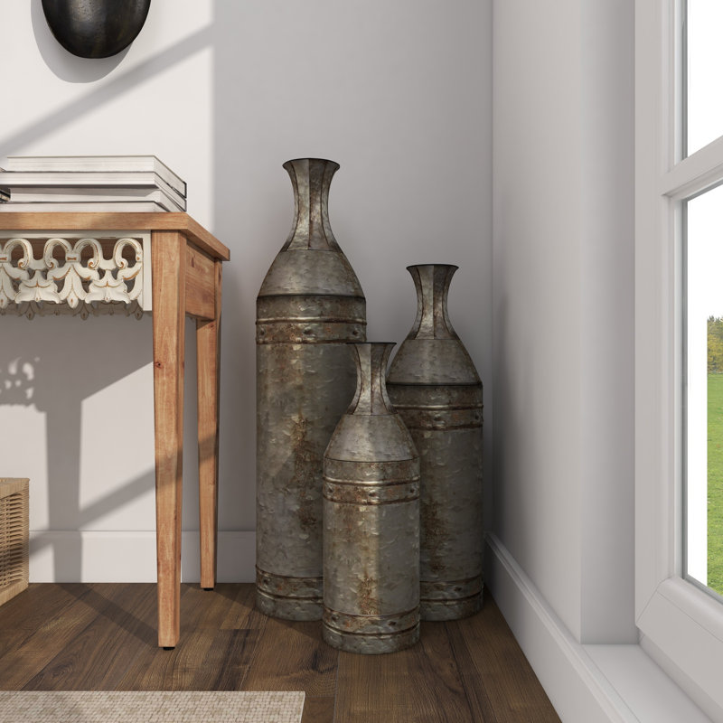 Ensemble de grands vases décoratifs en métal Haroun