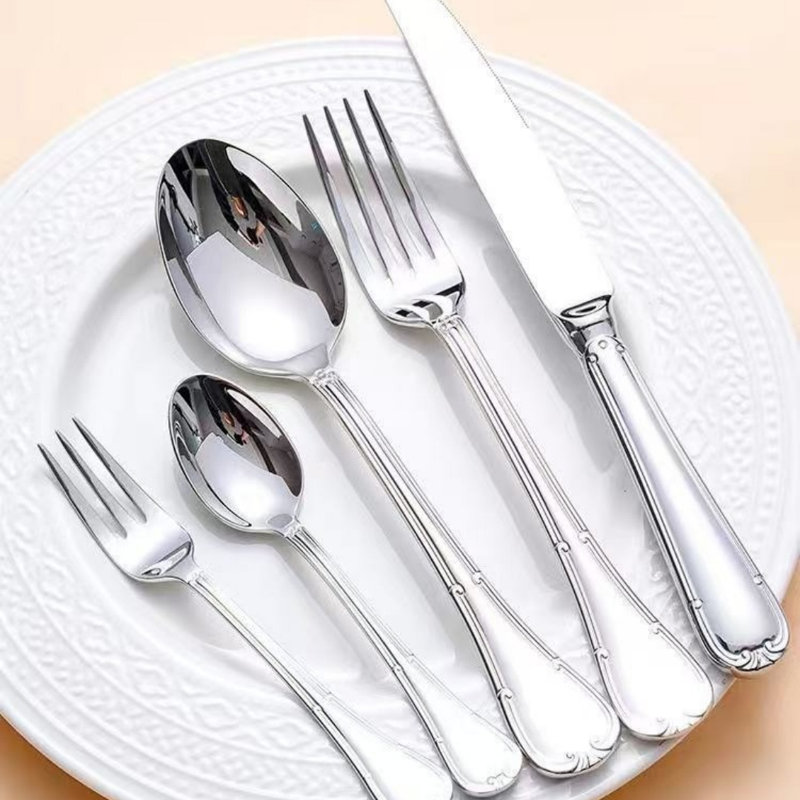 Ensemble de 20 couteaux à steak en acier inoxydable 304 de qualité supérieure avec un design festonné élégant pour le restaurant et la maison
