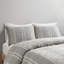 3 housse de couette très grand / très grand - coton, fond gris avec imprimé, boutonné, attaché en coin, réversible, lavable à la machine, 100% coton, 3 bandes de literie, fermeture à boutons, attaches intérieures,