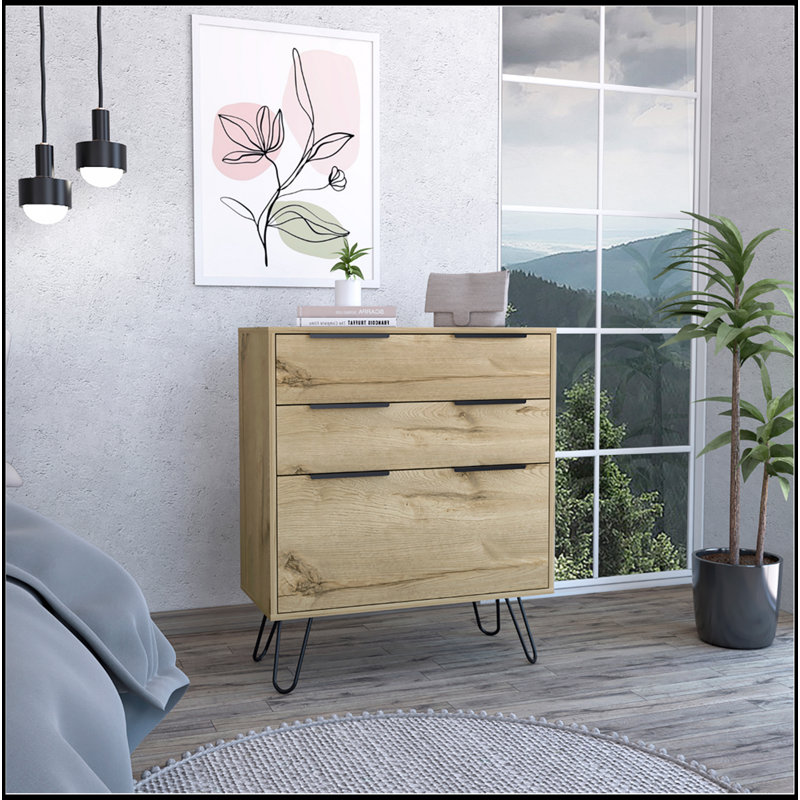 Commode légère H 35 po, trois tiroirs, plateau supérieur, pieds en épingle à cheveux, chêne clair