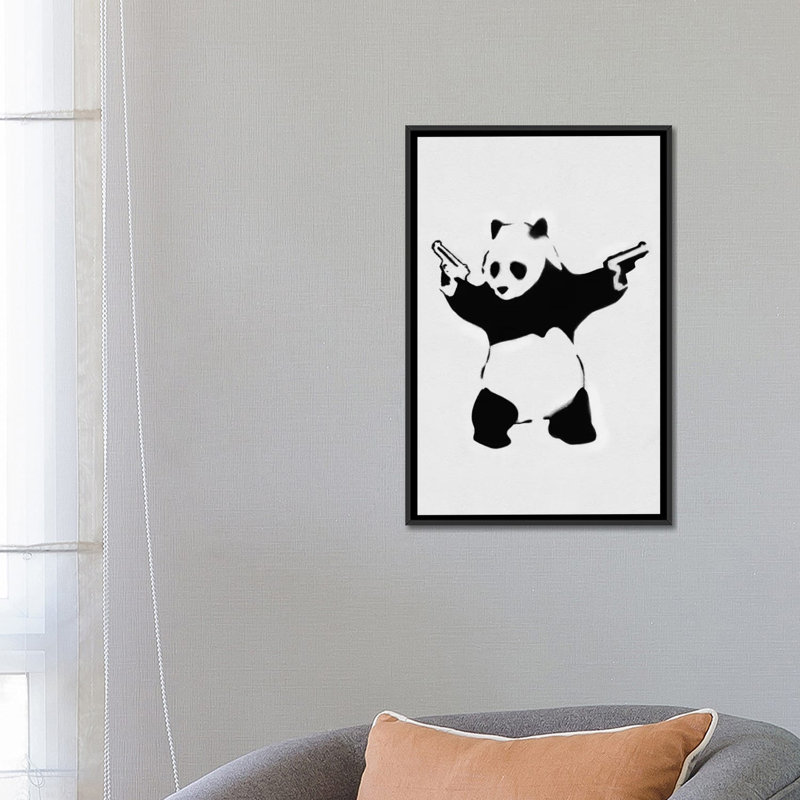 Panda avec des fusils - impression, Pas de tapis, Toile avec cadre en bois brun classique, H 26 po x l 18 po x 1,5 po