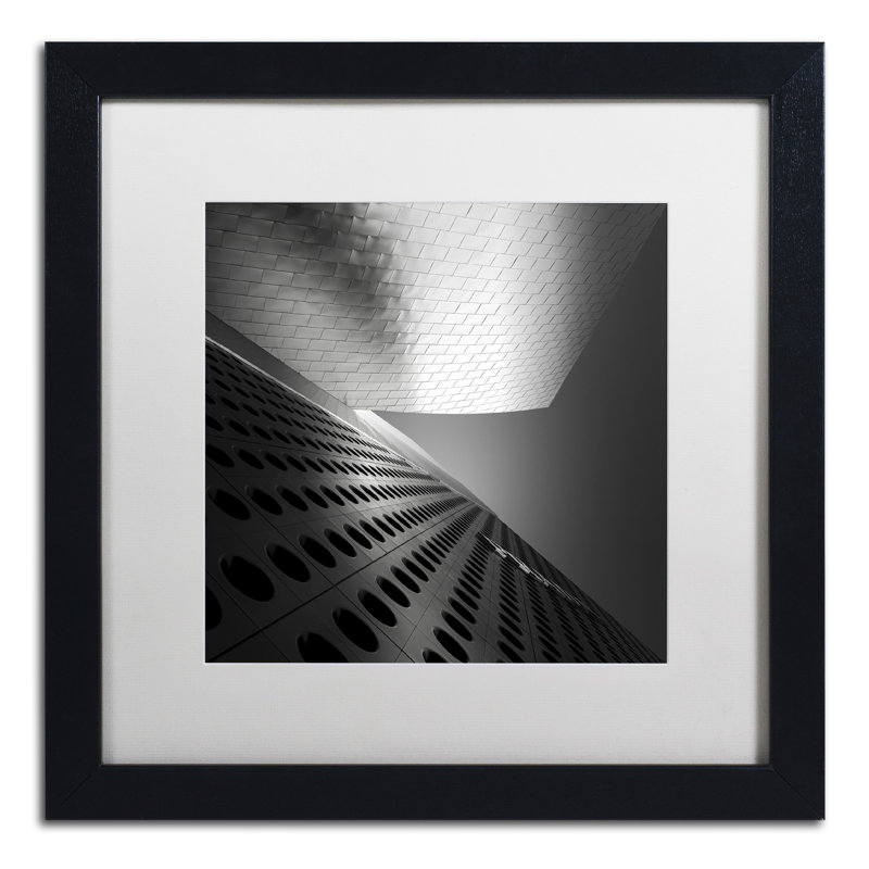 Prada par Dave MacVicar - reproduction de photo sur toile encadrée, H 16 po x l 16 po x P 0,5 po