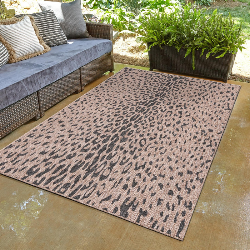 Ivery Indoor/Outdoor Area Rug, Rectangle 5'3" x 7'10"