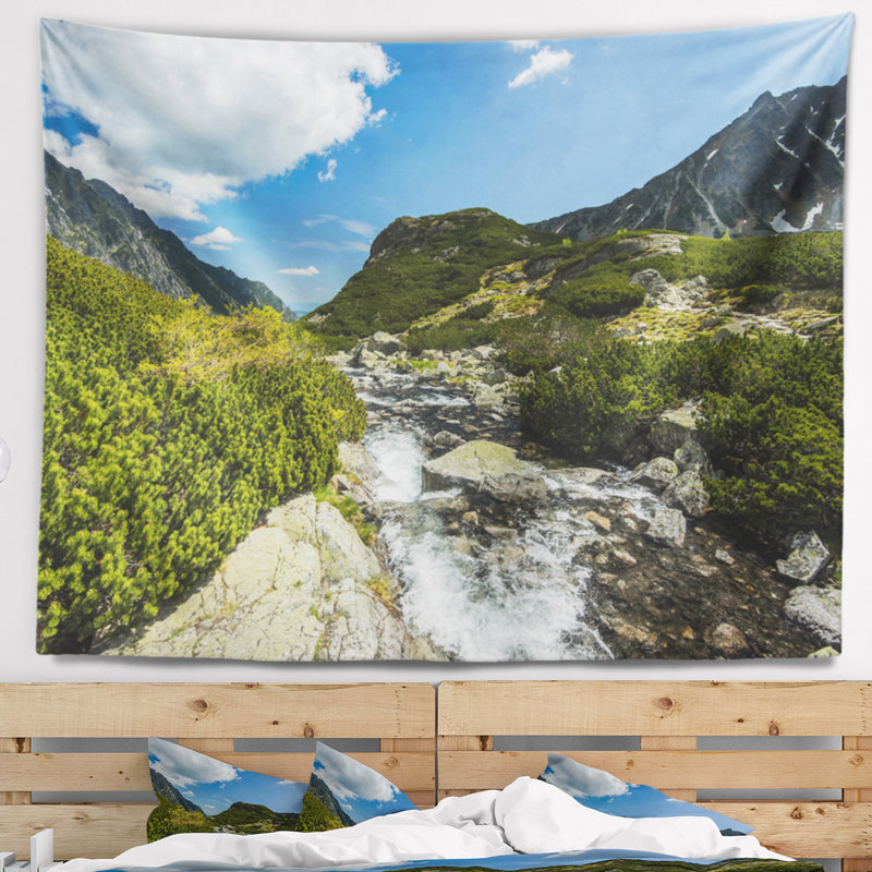 Tapisserie Alpine Stream in High Mountains, H 32 po x l 39 po