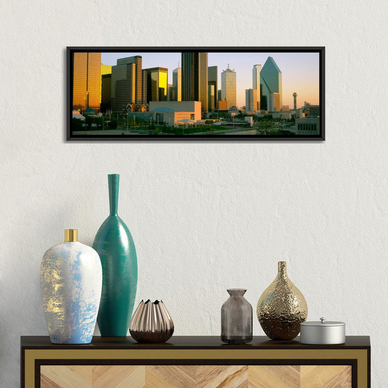 «Panoramic Skyscrapers in a City, Dallas, Texas», reproduction de photo sur toile, H 24 po x l 72 po x P 1,5 po, Cadre noir