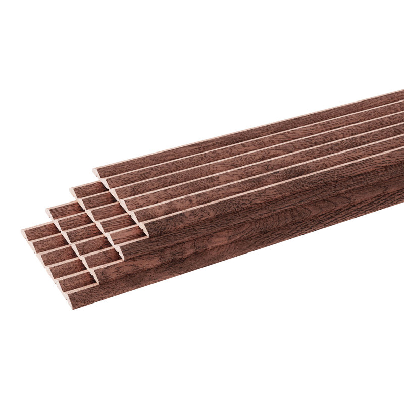 0,375 po P x 5 po X P 47,5 po L Moulure de panneau mural d'appoint sans finition, Chêne rouge