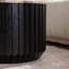 Table basse, ensemble de 2 tables d'appoint gigognes, table basse moderne cannelée noire, tables d'appoint en bois pour petits espaces, salon, balcon, entièrement assemblées