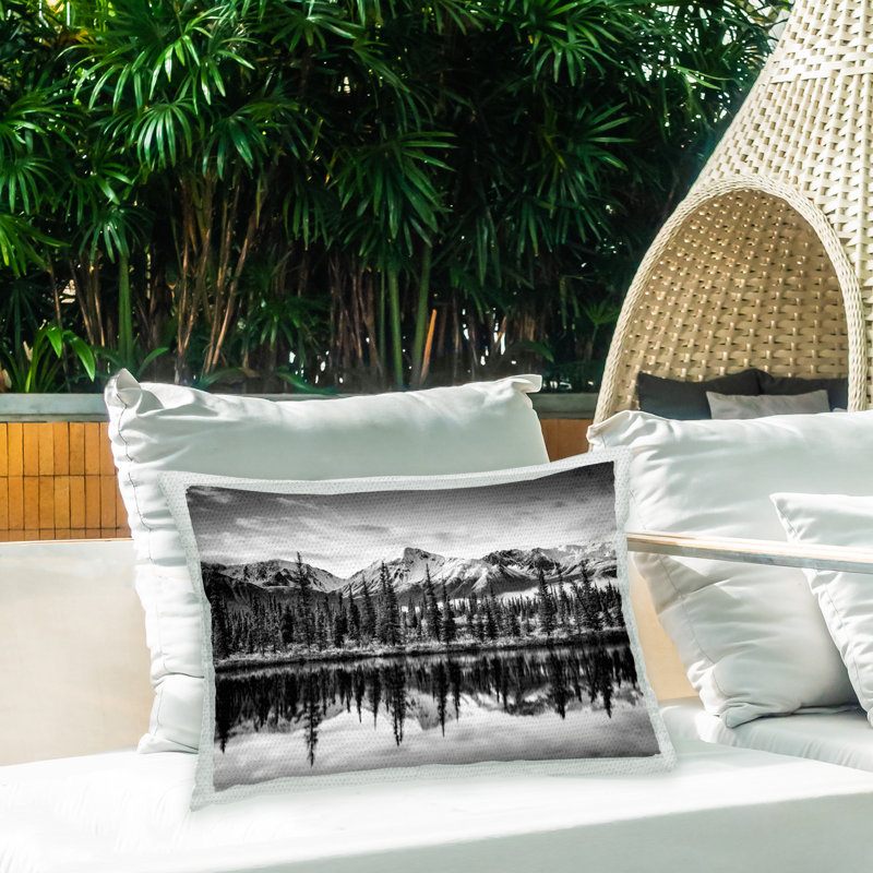 Housse de coussin rectangulaire en polyester pour l'intérieur et l'extérieur par Daniel Sproul