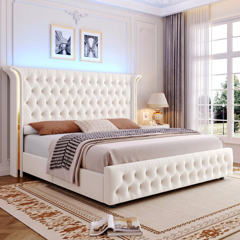 Lit plateforme capitonné en velours avec tête de lit à oreilles et éclairage DEL, King, Blanc cassé