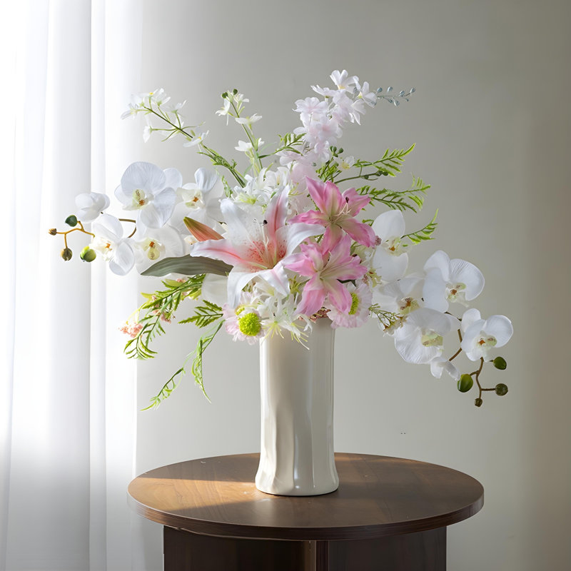 Ornements de fleurs simulées