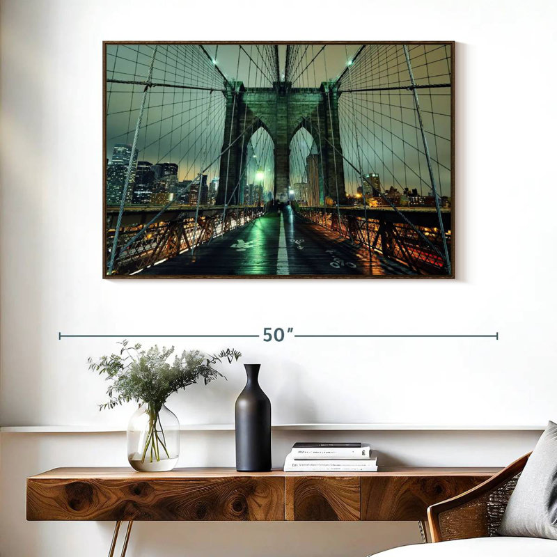 Brooklyn Bridge Nightfall, Cadre flottant en noyer, 40 po x 27 po
