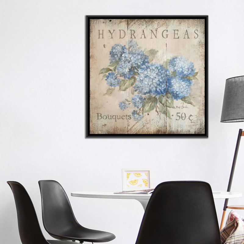 «Hydrangeas Bouquets (50 Cents)» par Debi Coules, impression sur toile tendue, H 37 po x l 37 po x P 1,5 po, Pas de tapis