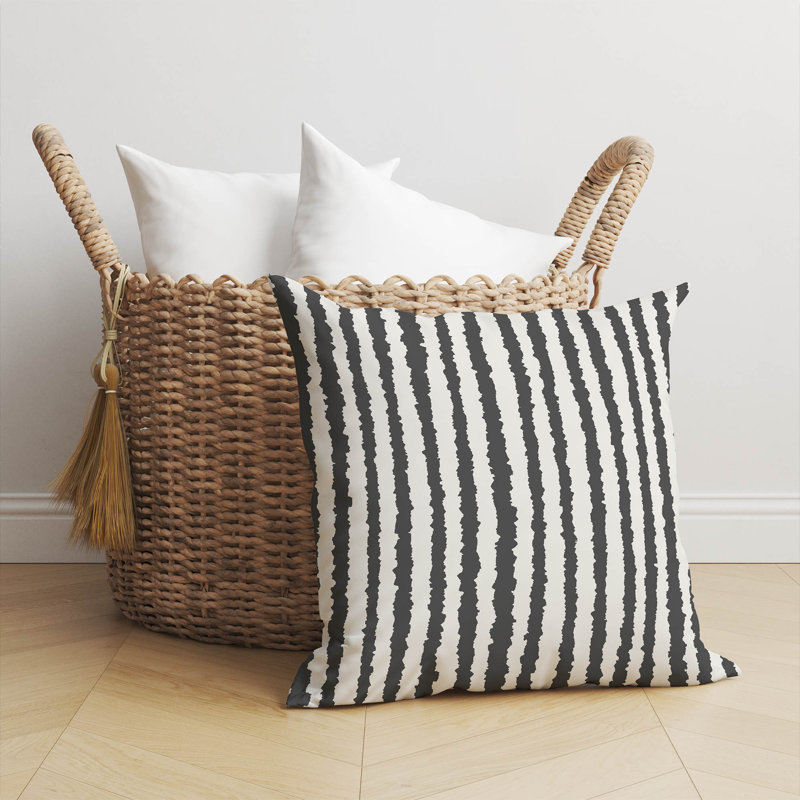 Coussin Long Gen, H 16 po x l 16 po, Ivoire / rayures gris anthracite