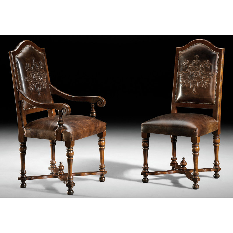 Chaise avec accoudoirs rembourrée en brun