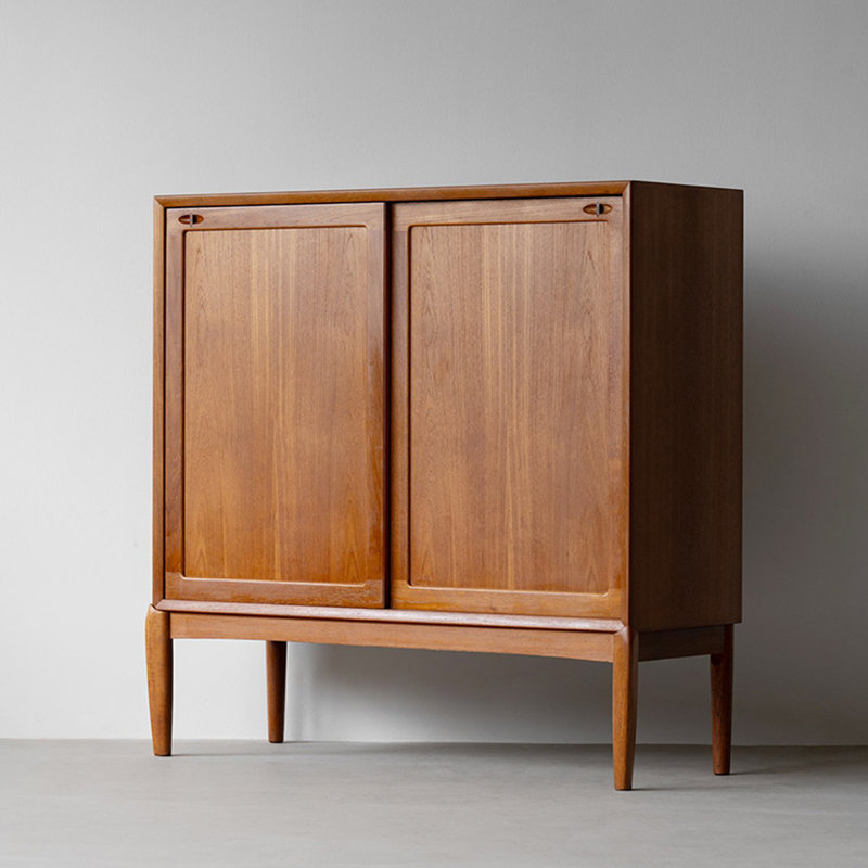Retro minimalist high-end sideboard