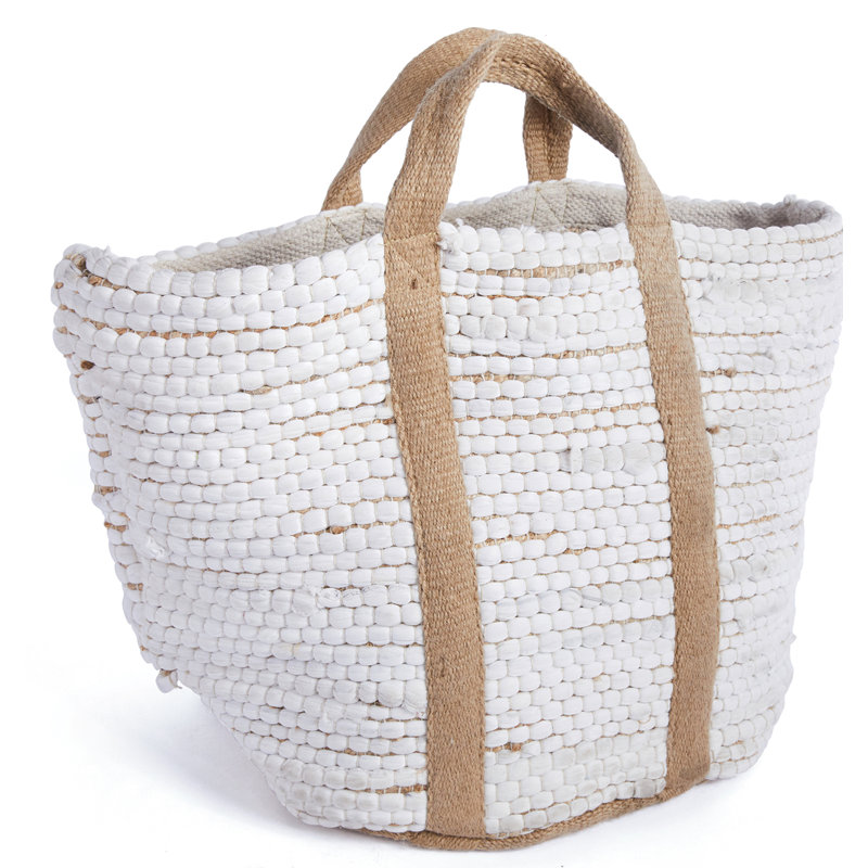 Panier en tissu blanc