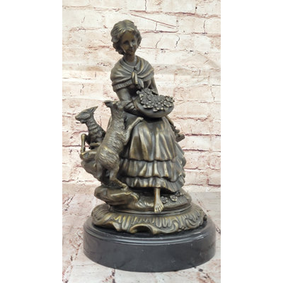 Charmante sculpture en bronze de jeune fille avec panier de fleurs et agneau ludique - Figurine d'art classique sur base de marbre