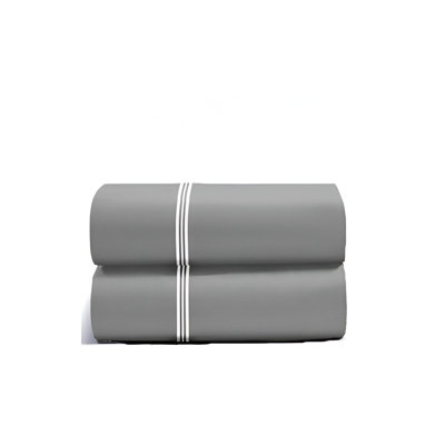 400TC Cotton Classic Luxurious Embroidery Sateen Solid Pillowcases (Set Of 2)