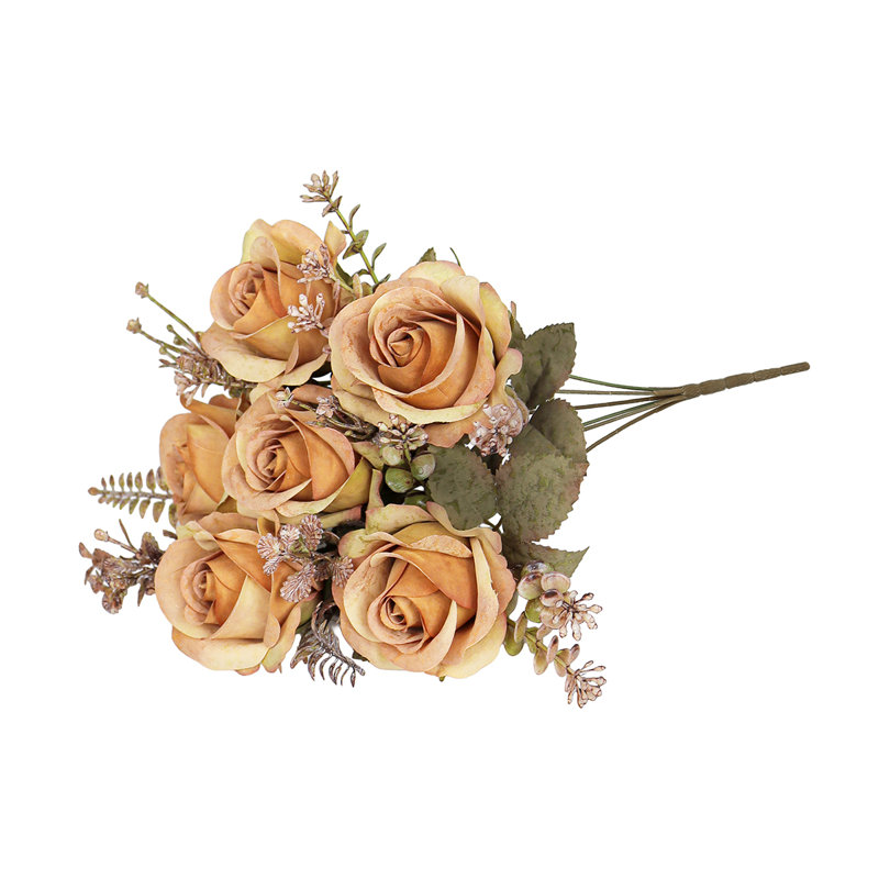 Bouquet de roses artificielles, Tasse à café