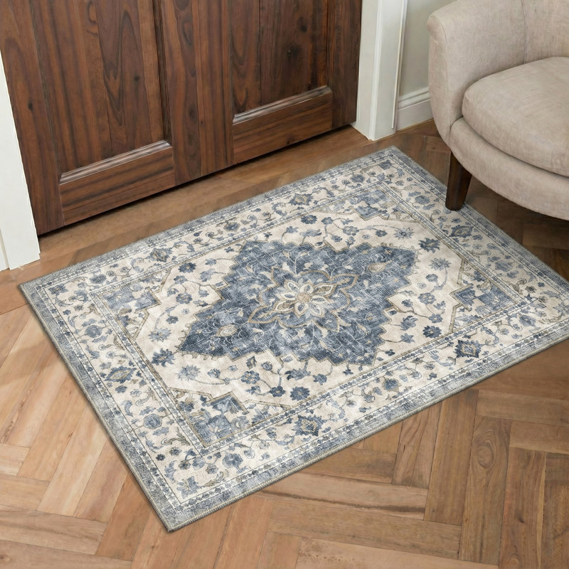 Medallia Vintage Blue / Beige Indoor Floral Area Rug,Machine Washable,with Non-Slip Backing, Round 5'