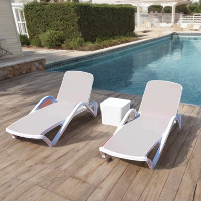 Outdoor Chaise Lounge Set with Table