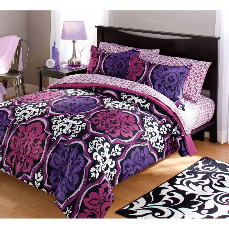 Laflamme Polyester Damask Comforter