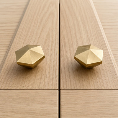 Poignée d'armoire facettée hexagonale en laiton massif