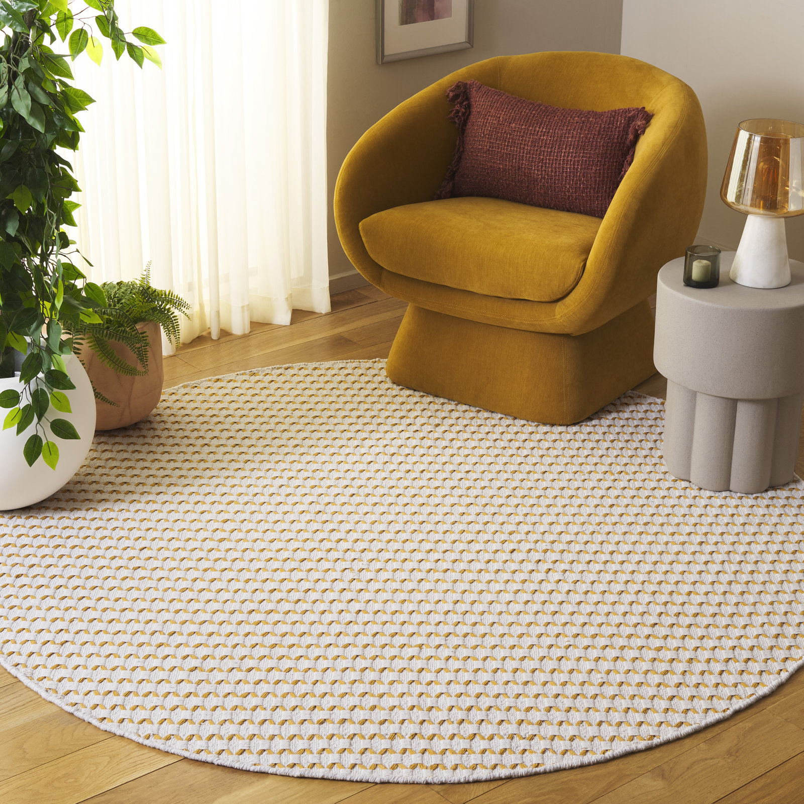 Hand-Woven Chevron Cotton Rug, Round 6'