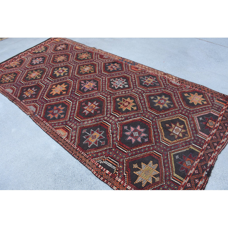 Tapis géométrique en laine rouge 56,7 x 115,4 po