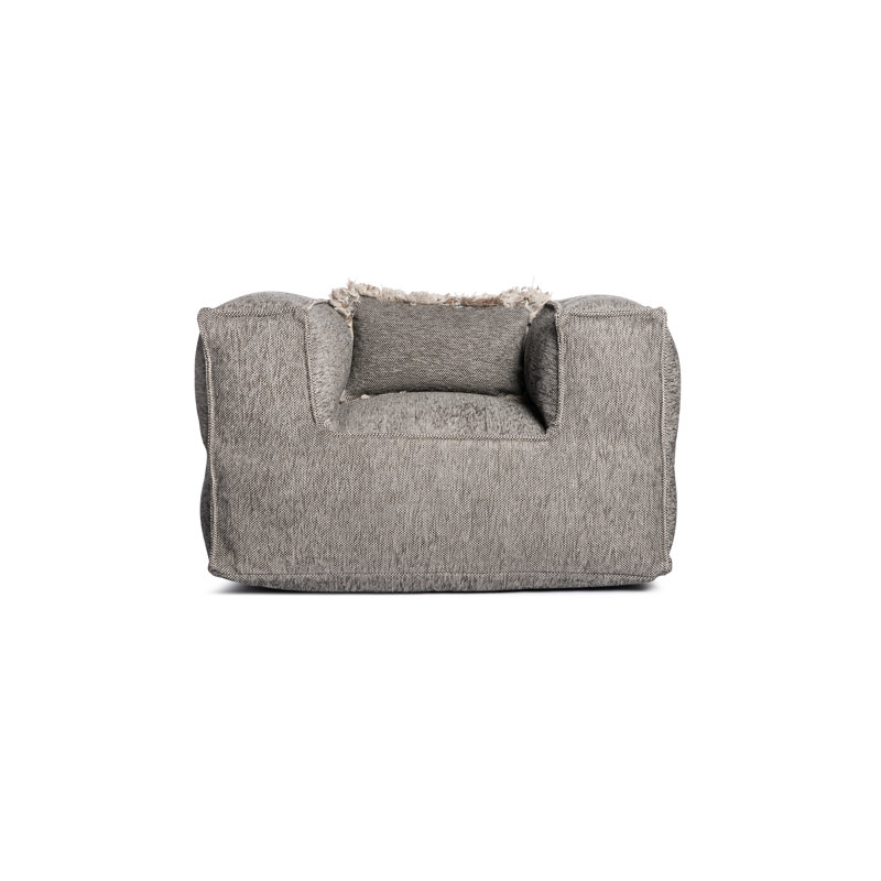 Silky Club, Gray