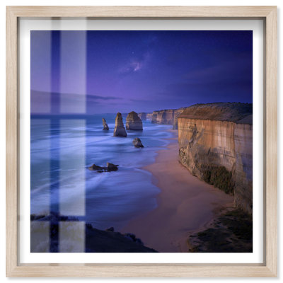 «Dusky Deep Dreams Shadowbox», photographie côtière par Notoriart, cadre blond, 13 x 13
