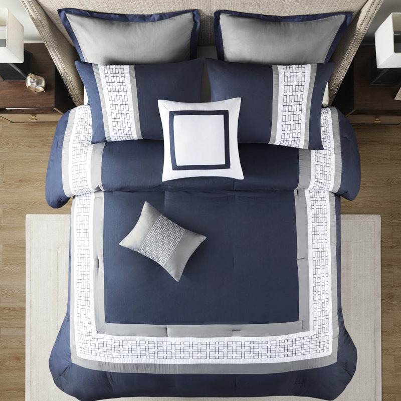 Literie transitionnelle 8 pièces - Bleu marine avec des accents décoratifs élégants, Marine