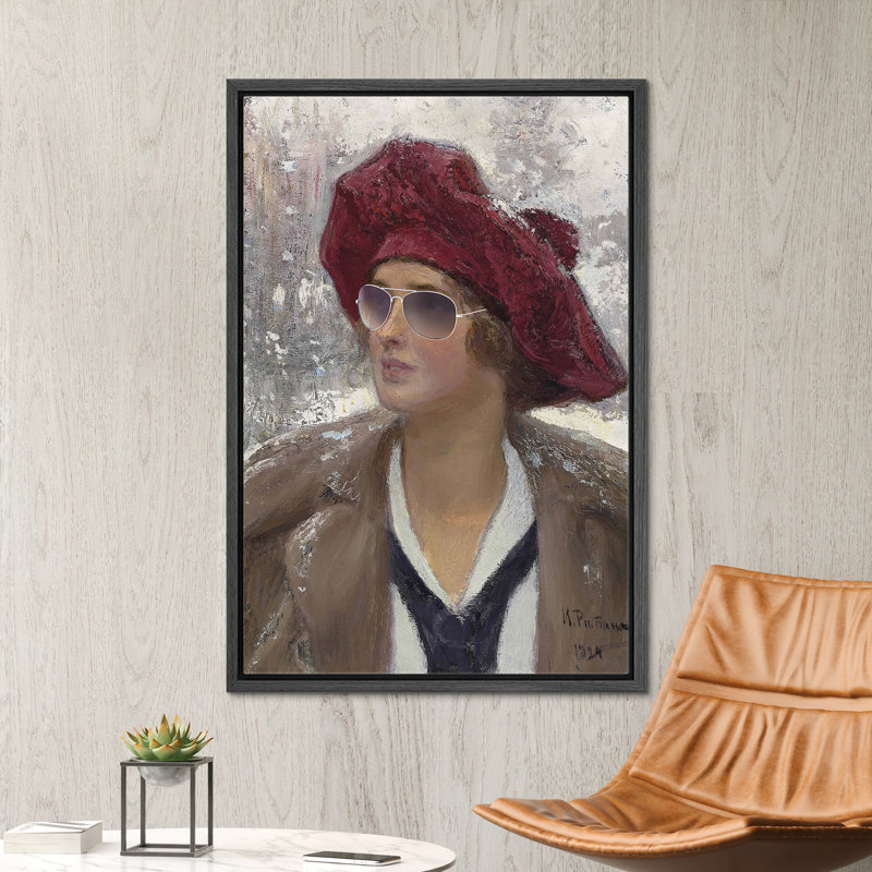 "Snowy Winter Sunasses Woman", H 24 po x l 16 po, Cadre flottant noir