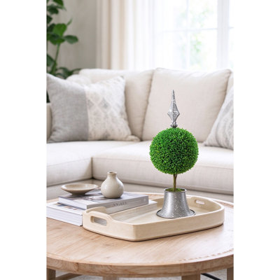 Sphère topiaire en faux buis avec base en forme de flèche en métal, plante de boule verte artificielle, décor de table moderne pour l'entrée et le salon