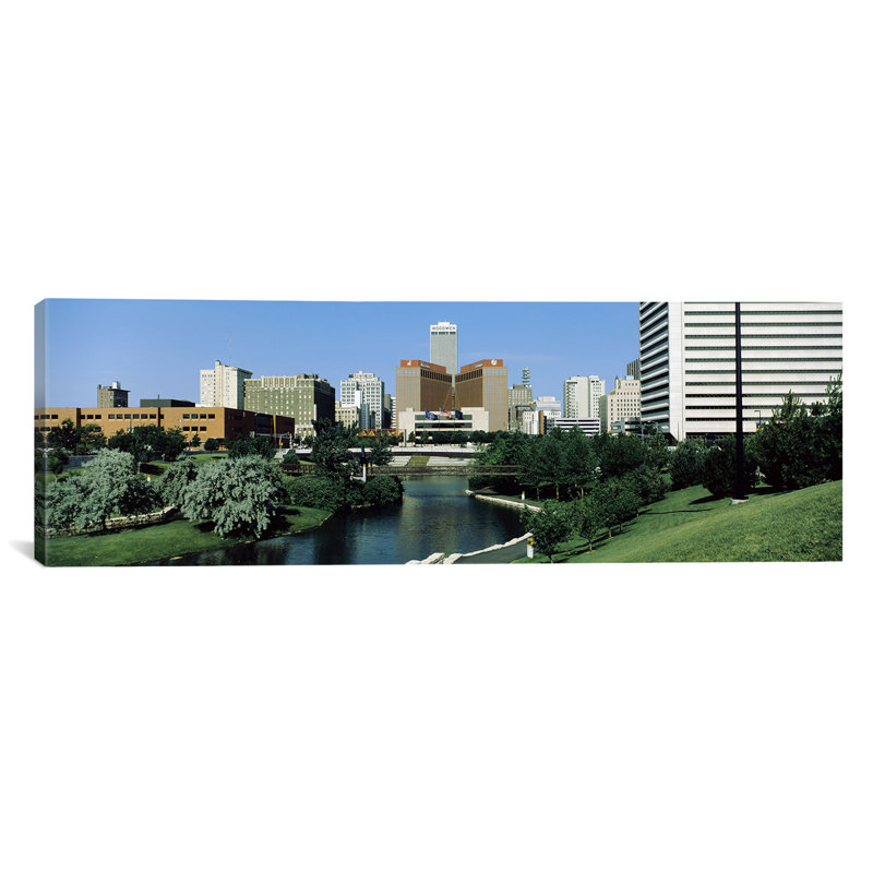 « omaha, nebraska », reproduction de photo sur toile, H 12 po x l 36 po x P 1,5 po, Toile tendue