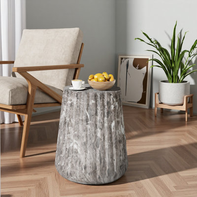 Table d'appoint d'extérieur sculptée Cleme