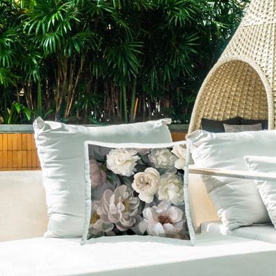 Coussin décoratif imprimé feuilles et brins de feuilles par Cheryl Warrick